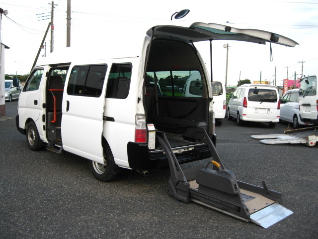 日産 キャラバン 福祉車両 オーテック チェアーキャブ 車椅子リフト仕様 10人乗り 車椅子2基 買い取り15.jpg