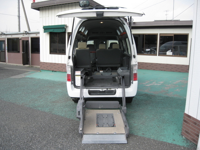 買取 福祉車両 キャラバン 車椅子リフト H29.9..jpg