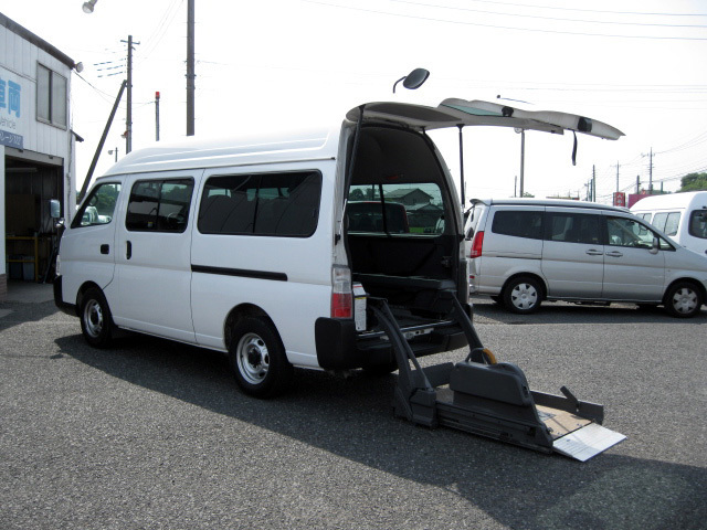 日産 キャラバン　福祉車両　オーテック　チェアーキャブ　車椅子リフト仕様　10人乗り　車椅子2基　買い取り1.jpg