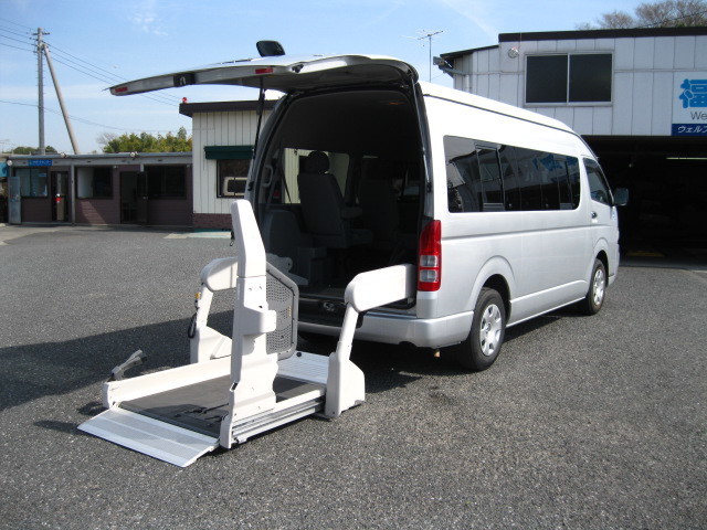 買取　福祉車両　ﾊｲｴｰｽ　ｳｪﾙｷｬﾌﾞ　Dﾀｲﾌﾟ　D仕様　車椅子ﾘﾌﾄ　20120.1.11.JPG