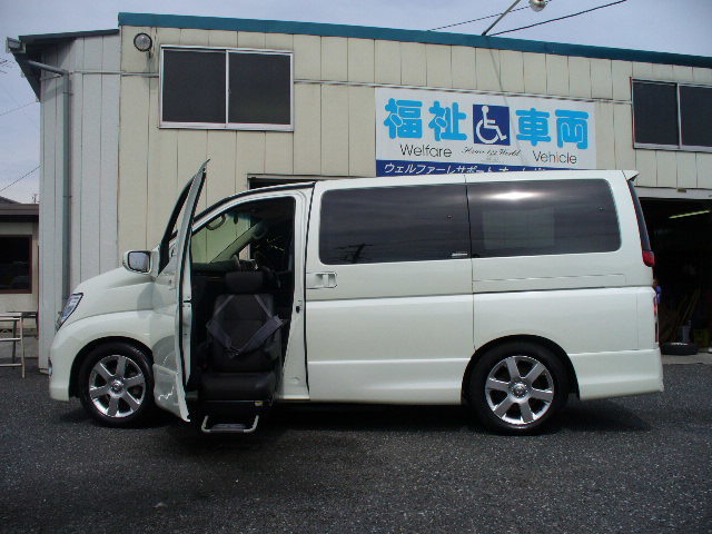 日産 エルグランド 福祉車両 アンシャンテ 助手席リフトアップシート 23.6.jpg