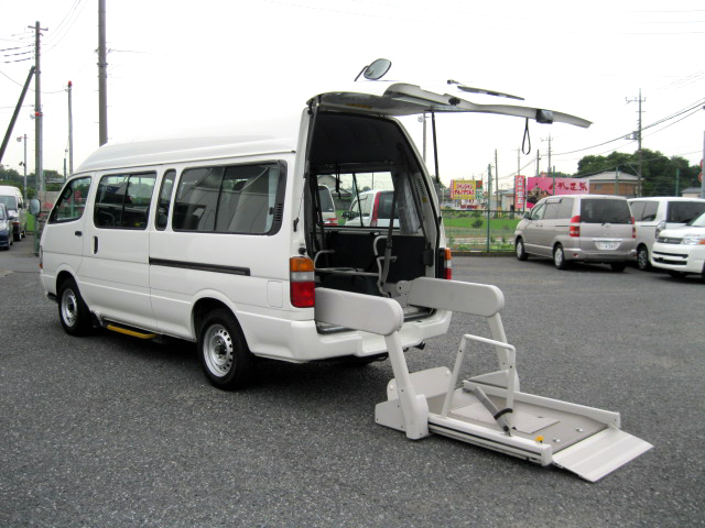 トヨタ　ハイエース　100系　福祉車両　ウェルキャブ　車椅子リフト仕様　10人乗り　買い取り11.jpg