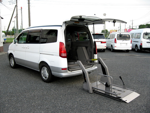 日産　セレナ　福祉車両　オーテック　チェアーキャブ　車椅子リフト　6人乗り　買い取り122.jpg