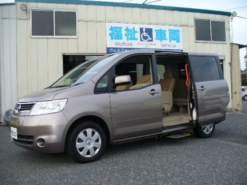 日産　セレナワゴン　送迎パッケージ　福祉車両　買い取り　23.9.jpg