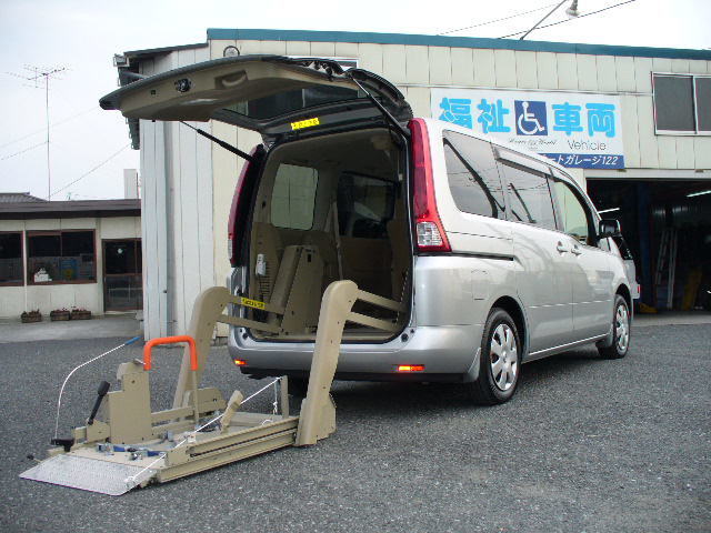 日産　セレナワゴン　福祉車両　車椅子リフト　チェアキャブ　23.11.jpg