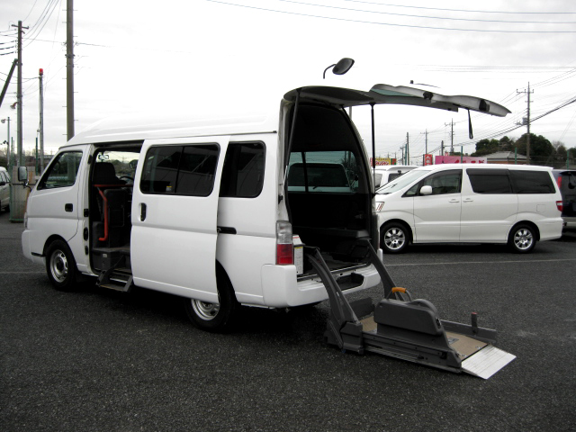 買取　福祉車輌　ｷｬﾗﾊﾞﾝ　ﾁｪｱｷｬﾌﾞ　車椅子ﾘﾌﾄ　H29.1022.jpg