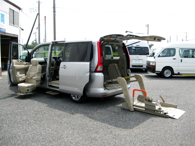 買取　福祉車両　ｾﾚﾅ　ﾁｪｱｷｬﾌﾞ　車椅子　ﾘﾌﾄ　2019.6.3.jpg