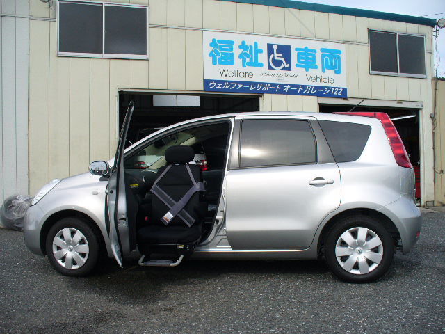 日産　ノート　福祉車両　アンシャンテ　助手席リフトアップ仕様　23.9.jpg