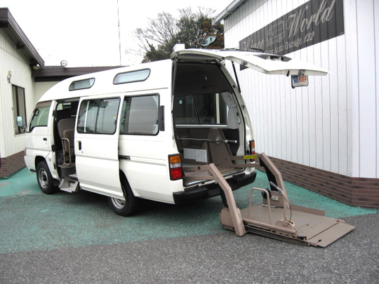 日産　キャラバン　チェアキャブ タイプ2 日産 NV350キャラバン 2.5 チェアキャブ 車いす2名仕様（価格:257万円