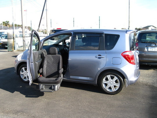 トヨタ・ラクティス（福祉車両 回転昇降シート車）の買取相場チェック